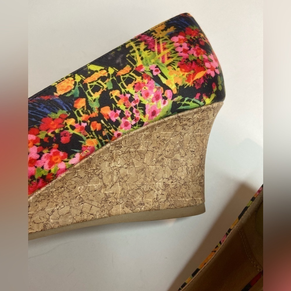 DexFlex Comfort~Vibrant Floral Criss Cross Open Toe Cork Wedge Shoes~Size 8.5 - Picture 12 of 15